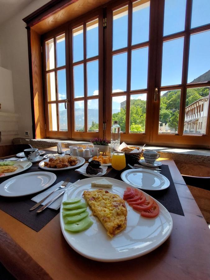 Rose Garden Hotel Gjirokastër Eksteriør bilde