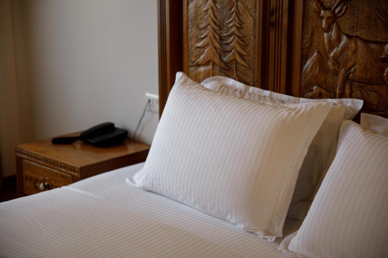Rose Garden Hotel Gjirokastër Eksteriør bilde
