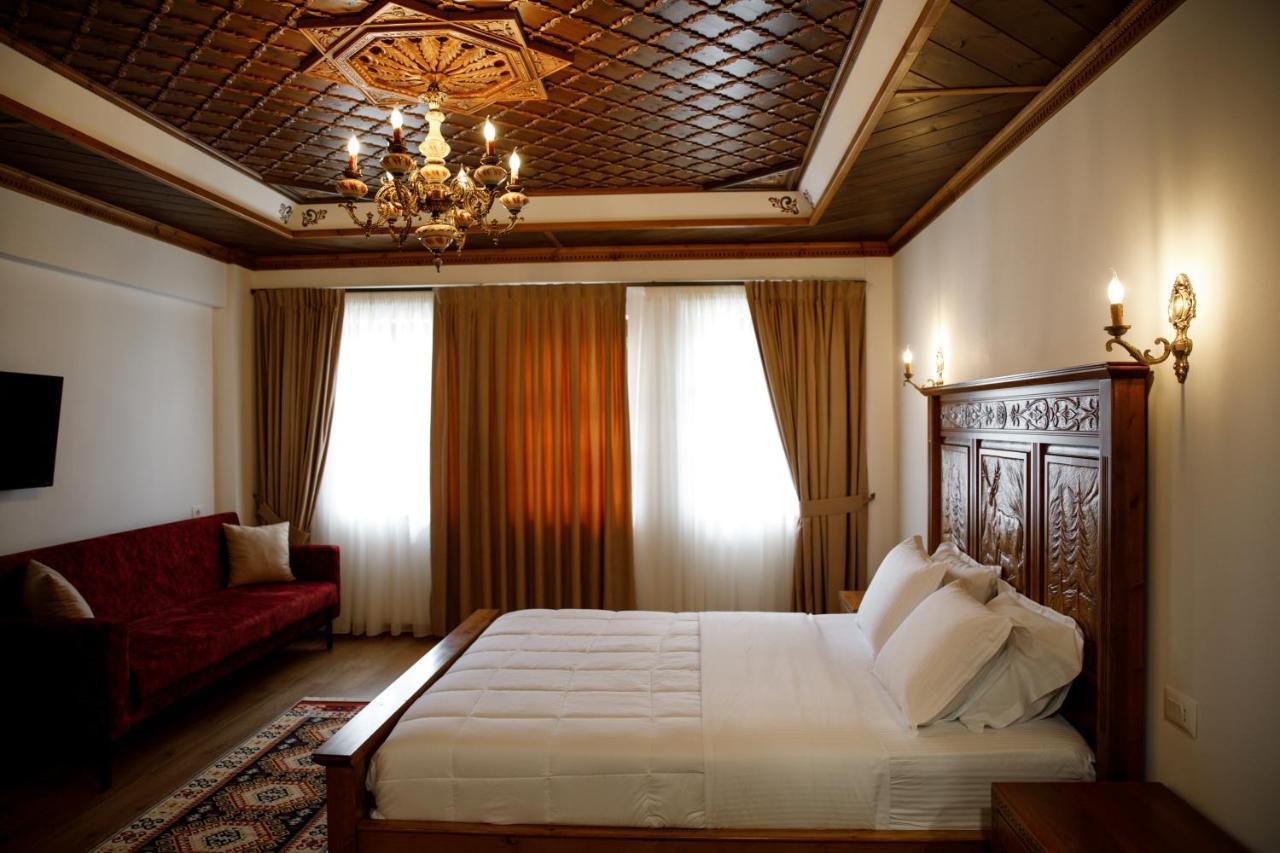 Rose Garden Hotel Gjirokastër Eksteriør bilde