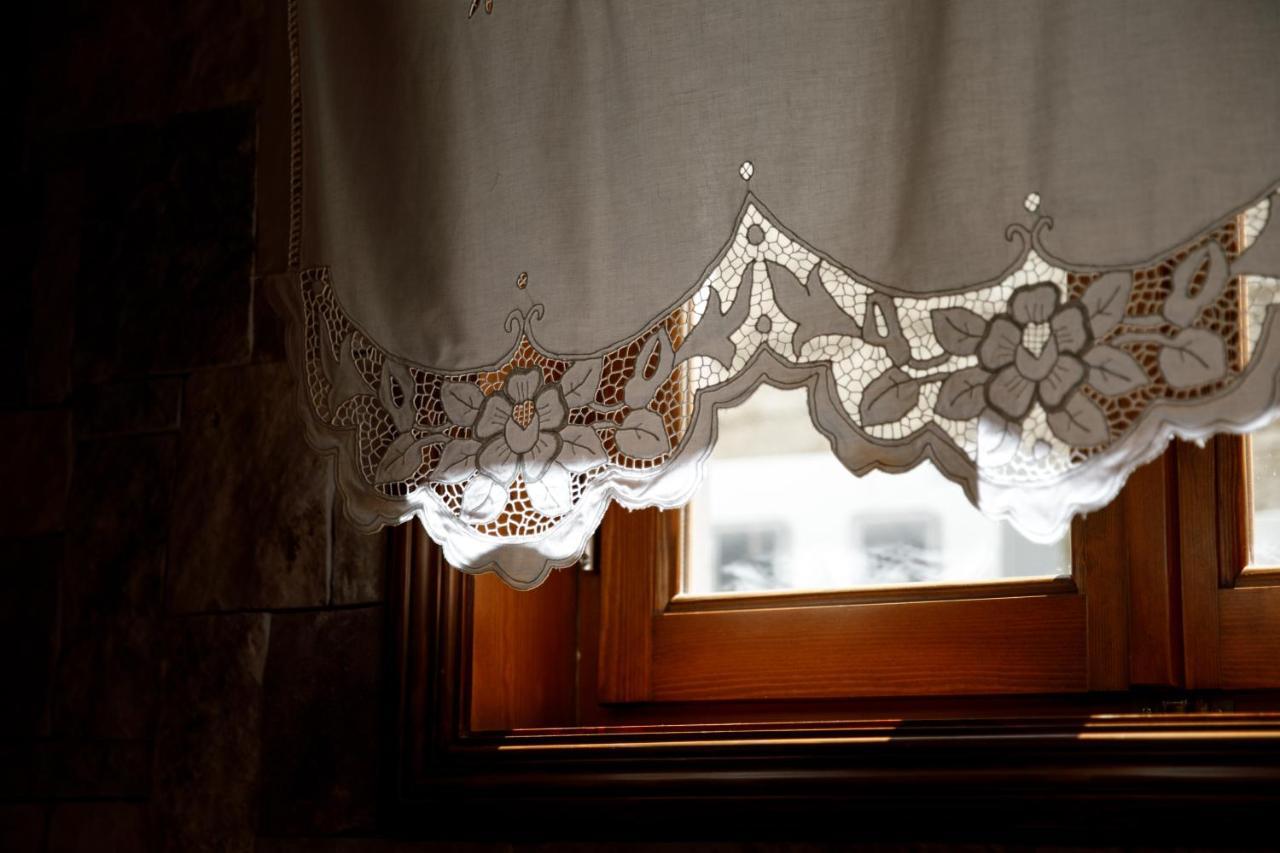 Rose Garden Hotel Gjirokastër Eksteriør bilde