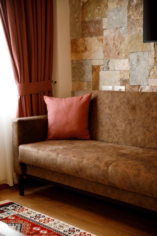 Rose Garden Hotel Gjirokastër Eksteriør bilde