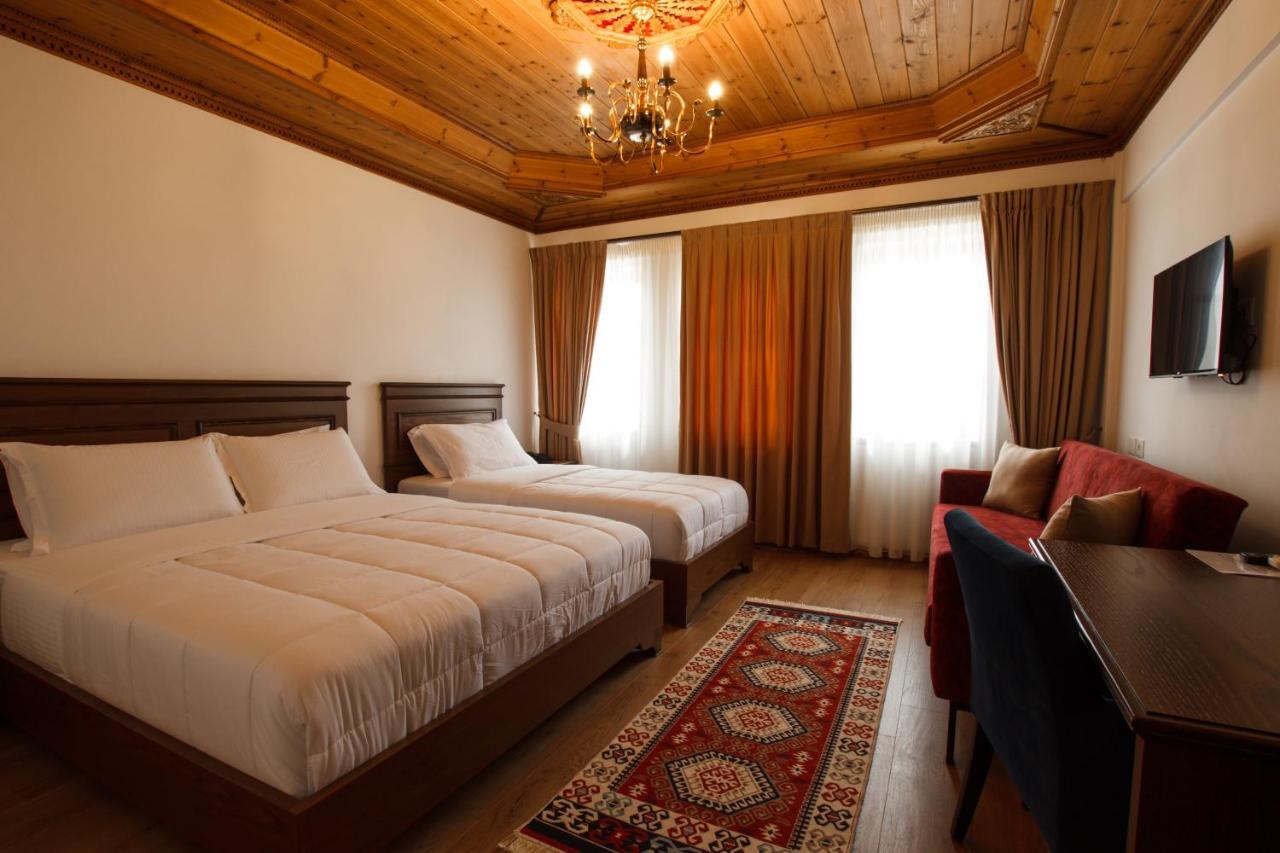 Rose Garden Hotel Gjirokastër Eksteriør bilde