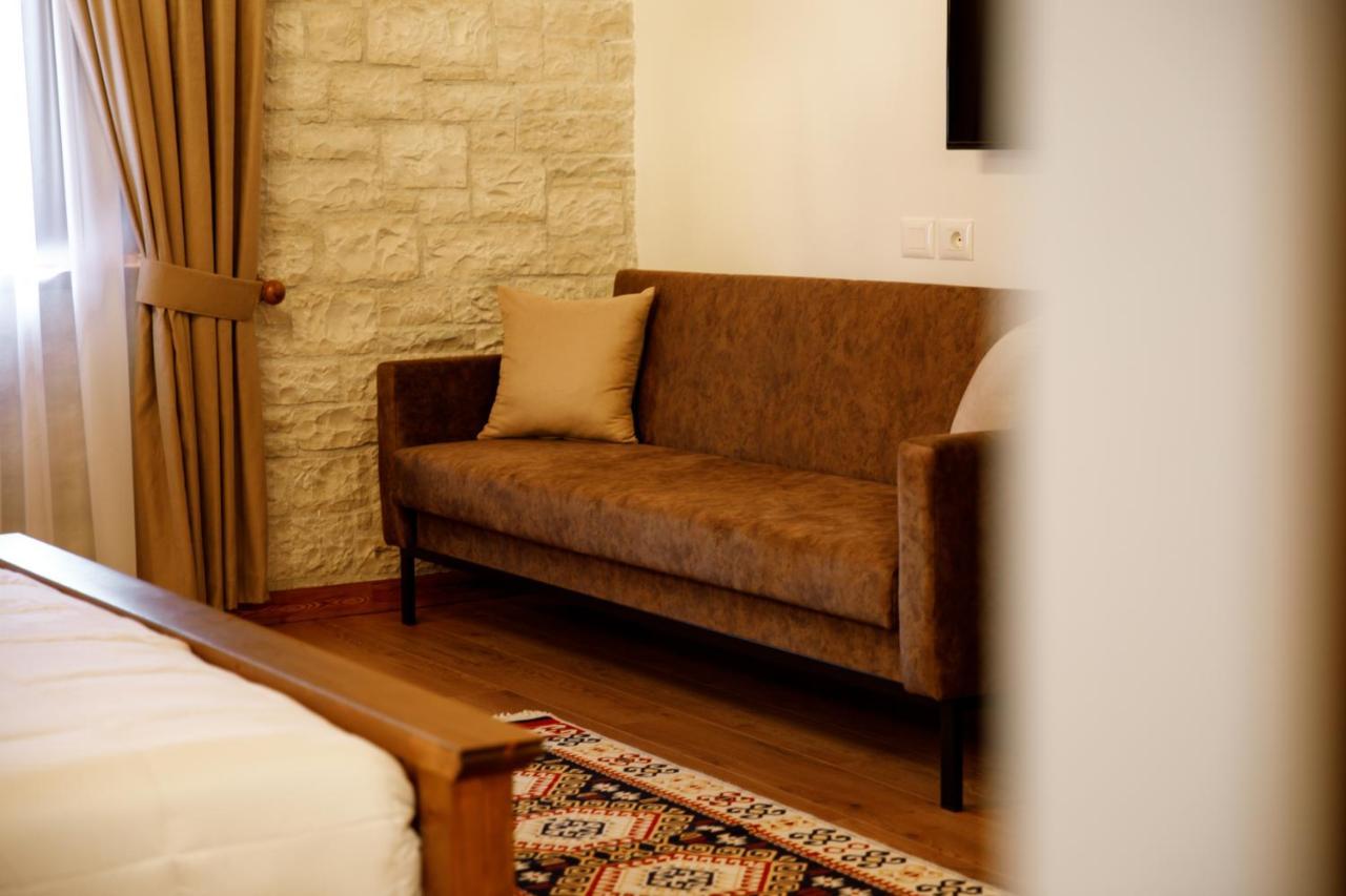 Rose Garden Hotel Gjirokastër Eksteriør bilde