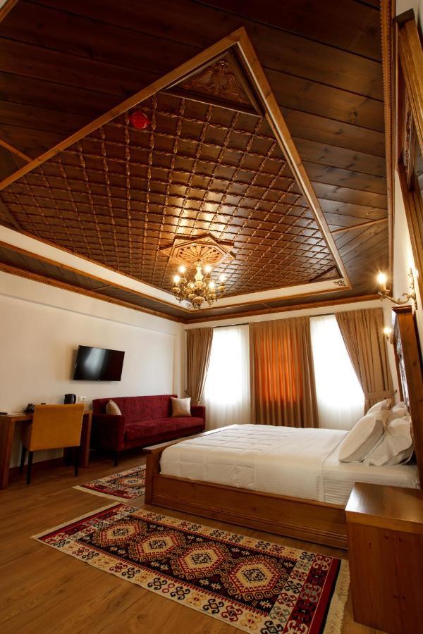 Rose Garden Hotel Gjirokastër Eksteriør bilde
